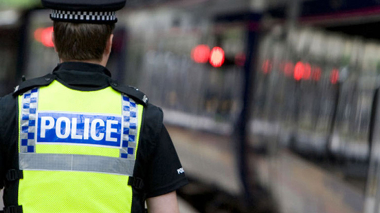 Δύο συλλήψεις εφήβων για τις επιθέσεις με οξύ στο Λονδίνο