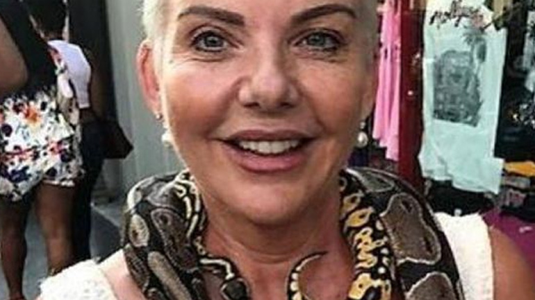 Η Νανά Παλαιτσάκη στο Χόλιγουντ με φίδια στον λαιμό!