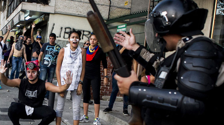 Οι δημοσιογράφοι της Βενεζουέλας καταγγέλλουν ότι δέχονται απειλές