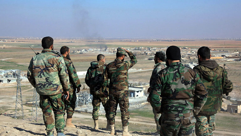 Ο συριακός στρατός ανέκτησε από τον ISIS τον έλεγχο περιοχών με πετρελαιοπηγές στη Ράκα