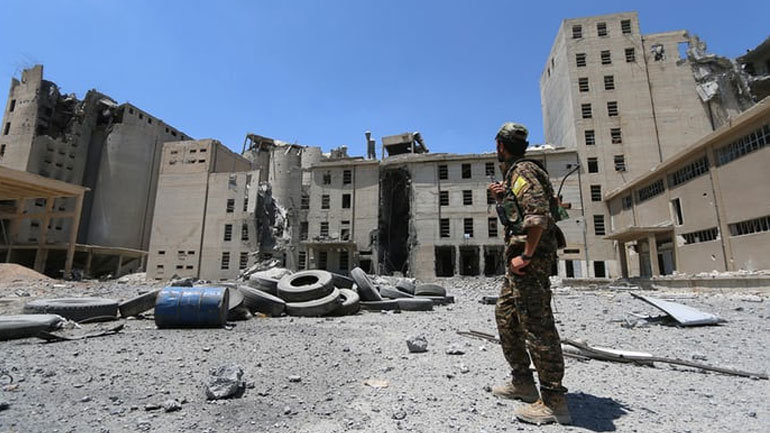 Συρία: Επτά άμαχοι σκοτώθηκαν σε αεροπορικές επιδρομές κοντά στη Δαμασκό