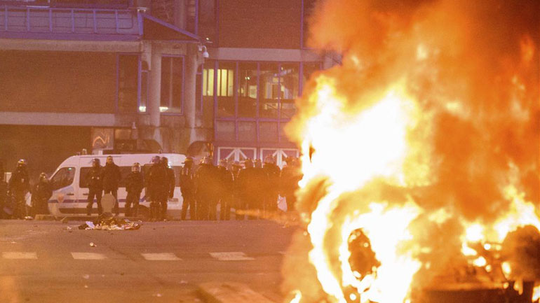 Γαλλία: Καταστροφές και συλλήψεις στο περιθώριο των εορτασμών της εθνικής επετείου
