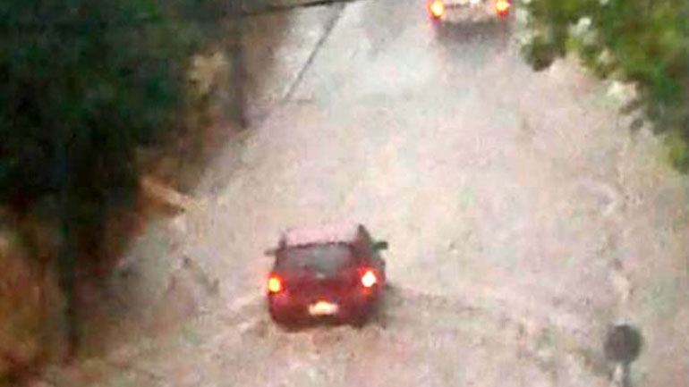 Οι δρόμοι της Λάρισας μετατράπηκαν σε λίμνες