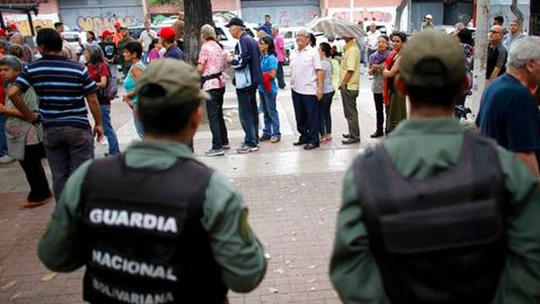 Βενεζουέλα: Ανεπίσημο δημοψήφισμα της αντιπολίτευσης – Νεκρή μια γυναίκα από πυρά