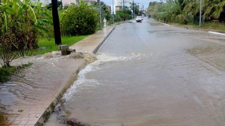 Αιγιαλεία: Πλημμύρες και πτώσεις δέντρων από την κακοκαιρία