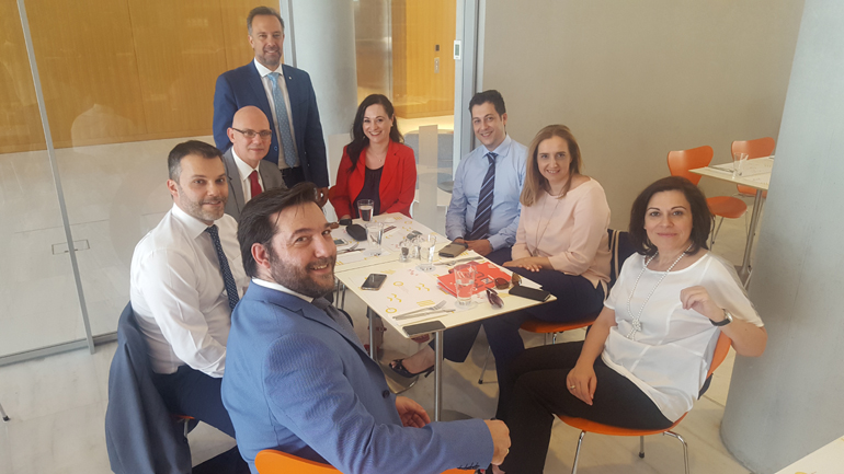 Από αριστερά: Γιώργος Πολίτης, Άγγελος Στεφανόπουλος, Σταμάτης Μπογέας, Θανάσης Κονιστής, Νεκταρία Αναγνώστου, Θωμάς Χαϊδής, Στέλλα Παπαϊωάννου και Τζίνα Δέδε.