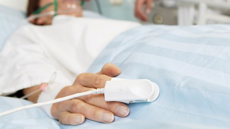 Στη χώρα της μεταφέρθηκε η 18χρονη που εισέπνευσε «αέριο γέλιο» στην Κρήτη