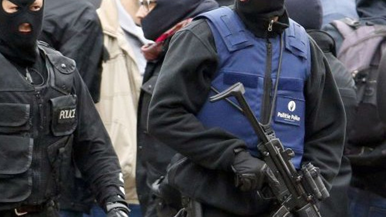 Οι αρχές στη Γαλλία απαγόρευσαν στους ανήλικους να κυκλοφορούν μετά τις 11 το βράδυ