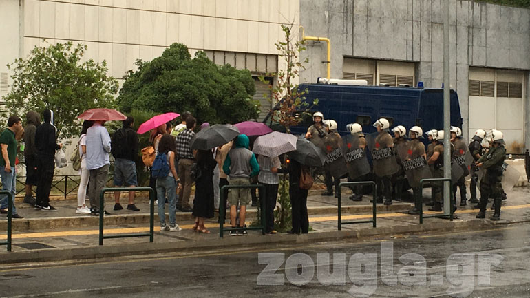 Συγκέντρωση για την Ηριάννα έξω από το εφετείο