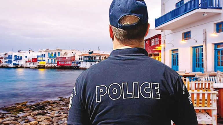 Σαρώνει η Οικονομική Αστυνομία σε Κέρκυρα, Μύκονο, Σαντορίνη και Ζάκυνθο