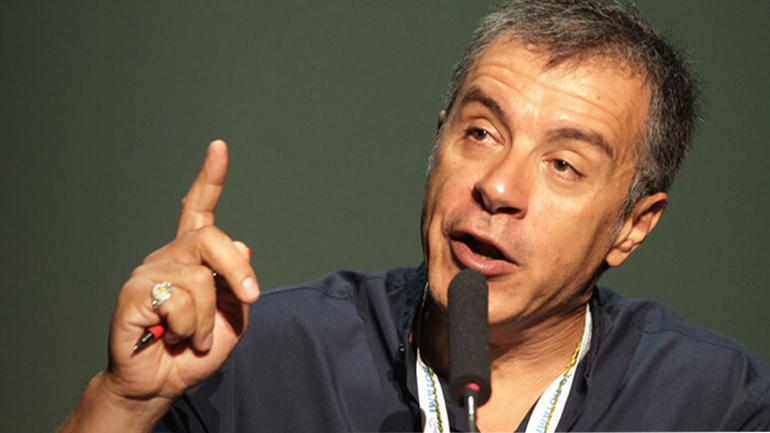 Σ.Θεοδωράκης: Οι νέοι φεύγουν, η κυβέρνηση πανηγυρίζει