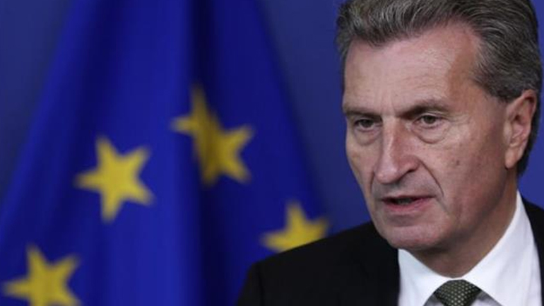 Χρειάζεται ένα πολυετές δημοσιονομικό πλαίσιο είπε ο επίτροπος της ΕΕ, Γκίντερ ‘Ετινγκερ