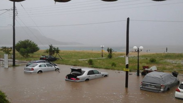 Πλημμύρες και πτώσεις βράχων στην περιοχή της Σιθωνίας Χαλκιδικής