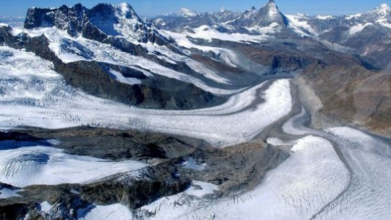 Εντοπίστηκαν σε παγετώνα τα μουμιοποιημένα πτώματα ζευγαριού που χάθηκε πριν από 75 χρόνια