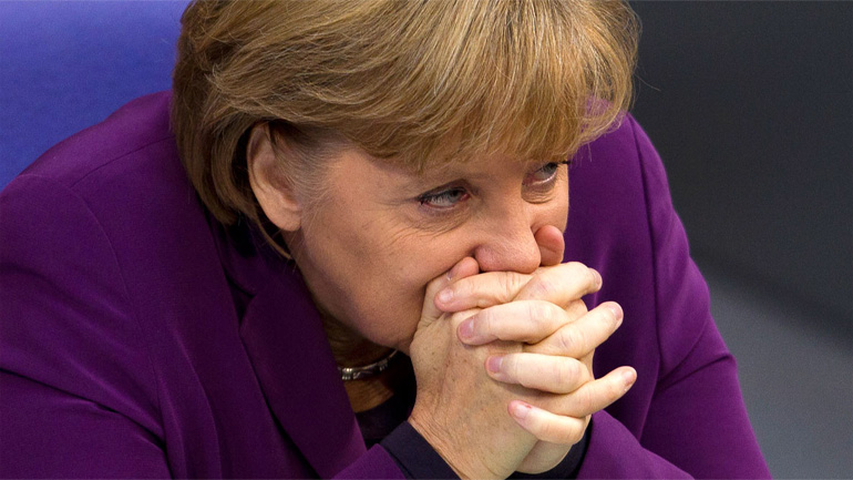 «Αδικαιολόγητη» χαρακτηρίζει η Μέρκελ την παράταση του εγκλεισμού Γερμανού ακτιβιστή στην Τουρκία