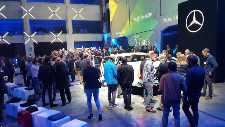 Με το που αποκαλύφτηκε η X-Class έγινε... χαμός από τους 250 περίπου δημοσιογράφους που παρευρέθησαν στην παγκόσμια παρουσίαση στο Κέιπ Τάουν