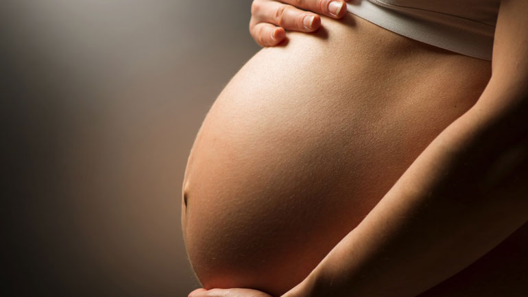 Επίθεση με οξύ δέχτηκε έγκυος Βρετανίδα