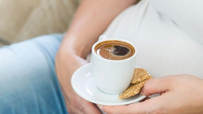 Μπορώ να πίνω ελληνικό καφέ στην εγκυμοσύνη;