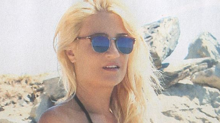 Φαίη Σκορδά: Ετοιμάζει βαλίτσες για Χαλκιδική μαζί με τους γιους της!