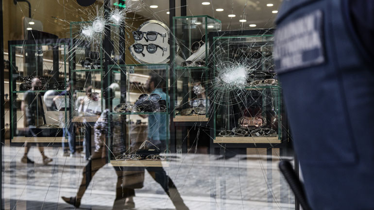 ΓΣΕΒΕΕ: «Να στηριχθούν οι επιχειρήσεις στο κέντρο της Αθήνας που υπέστησαν μεγάλες ζημιές»