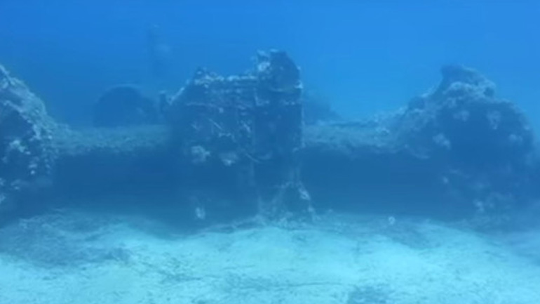 Δείτε το βομβαρδιστικό αεροσκάφος που κατέπεσε το 1945 στον βυθό της Ικαρίας