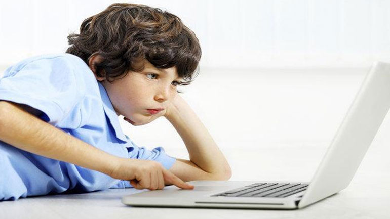 Επιπρόσθετο άγχος προκαλούν στα νέα παιδιά τα μέσα κοινωνικής δικτύωσης