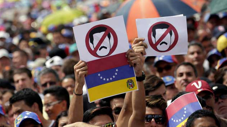 Βενεζουέλα: Κάλεσμα για γενική απεργία κατά του Μαδούρο