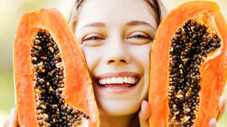 Μάσκα ομορφιάς με παπάγια για τις ημέρες του καύσωνα