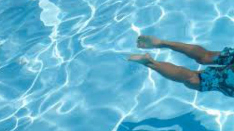 Τουρίστας άφησε την τελευταία του πνοή σε πισίνα