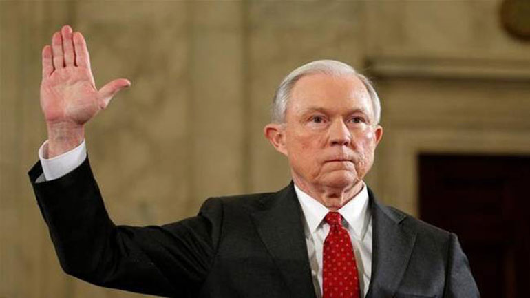 Τραμπ: “Αν ήξερα ότι ο Σέσιονς θα αυτοεξαιρούνταν, δεν θα τον διόριζα υπουργό Δικαιοσύνης”