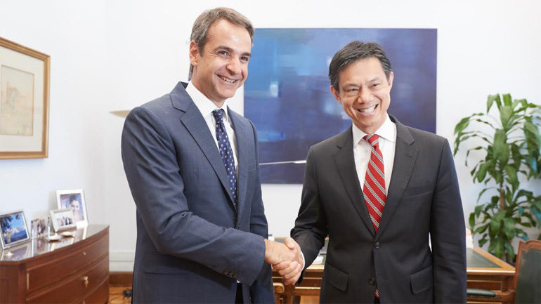 Συνάντηση Κυριάκου Μητσοτάκη με τον Hoyt Brian Yee με επίκεντρο τις εξελίξεις στα Δυτικά Βαλκάνια