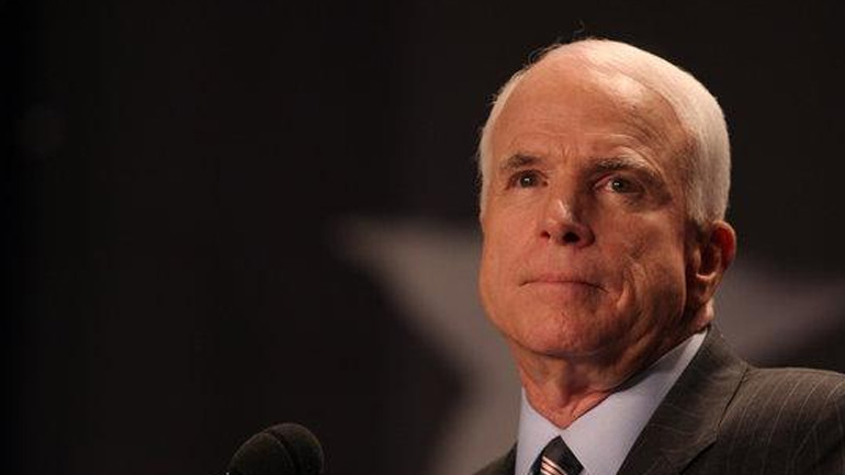 «Θα επιστρέψω σύντομα στην Ουάσινγκτον» διαβεβαιώνει ο γερουσιαστής Μακέιν