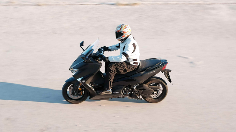 Yamaha T-Max 530: Η Βασιλεία επεκτείνεται