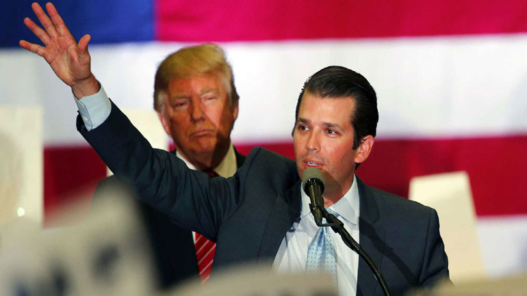 Σε απολογία ο γιος και ο γαμπρός του Τραμπ για τις προεκλογικές επαφές με τη Ρωσία