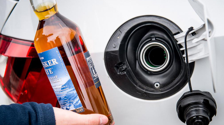 Αυτοκίνητο που αντί για βενζίνη καίει ουίσκι!