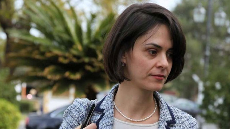 Μικρότερο πρωτογενές πλεόνασμα το 2018 προβλέπει για την Ελλάδα η Βελκουλέσκου