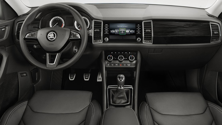 Λιτό αλλά απόλυτα σύγχρονο και εργονομικό το ταμπλό