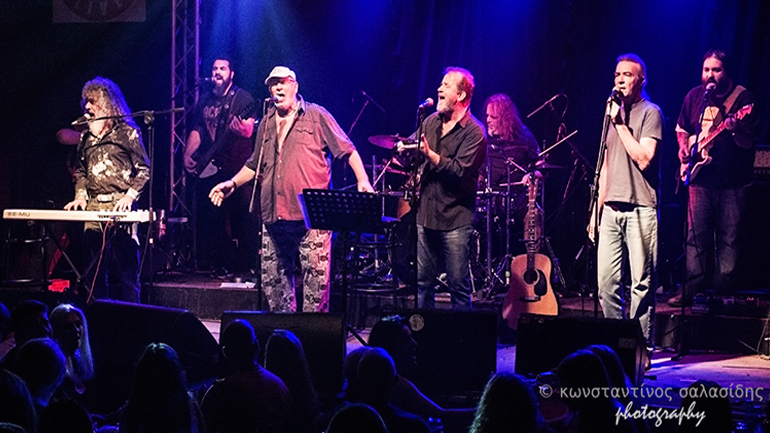 Πάρτι στην παραλία με… Λ. Παπαδόπουλο, Γ. Μηλιώκα, Γ. Γιοκαρίνη, Ν. Ζιώγαλα