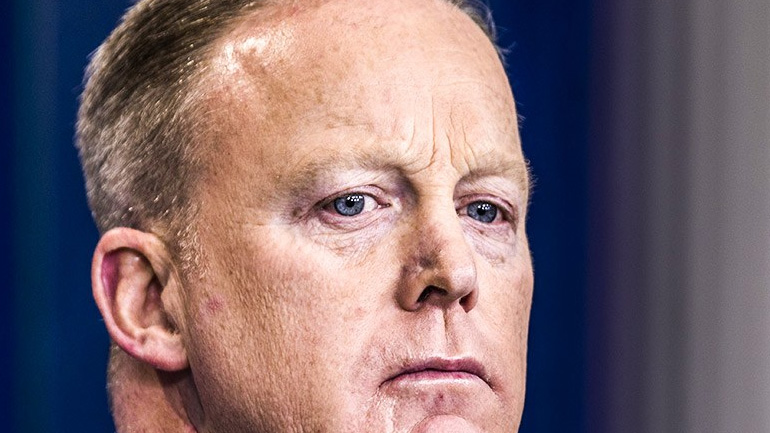 Εγκατέλειψε το Γραφείο Τύπου του Λευκού Οίκου ο Spicer