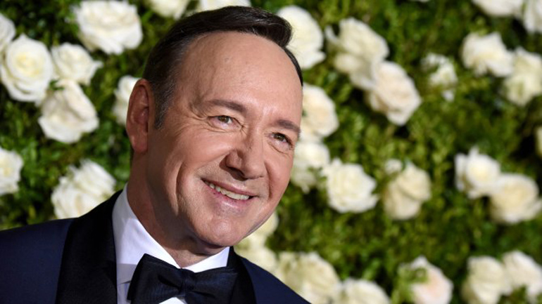 Ο Κέβιν Σπέισι υποδύεται τον Γκορ Βιντάλ στην ταινία «Gore»