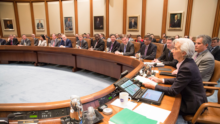 ΔΝΤ για Ελλάδα: Στρίβειν διά του αρραβώνος