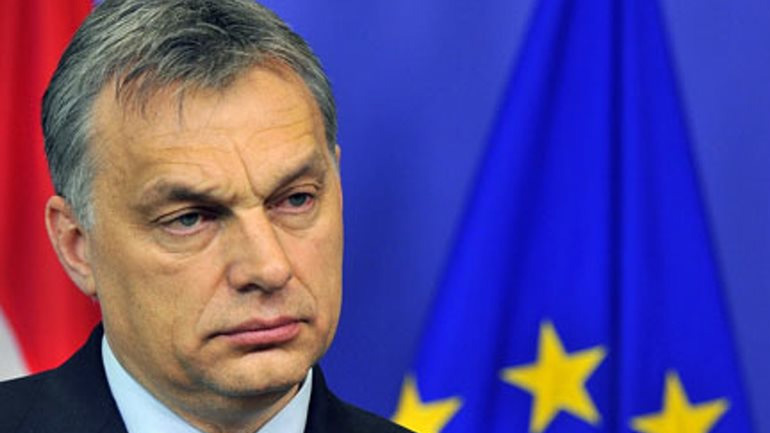 Ο Ορμπάν τάσσεται υπέρ της Πολωνίας στη διαμάχη της με την ΕΕ