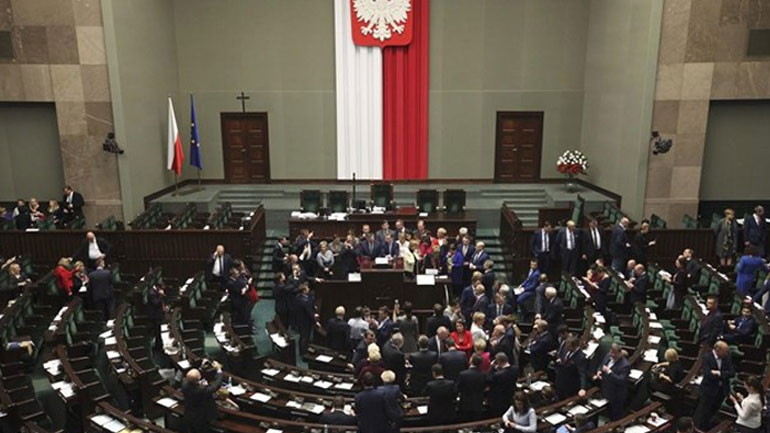 Πολωνία: Η Γερουσία ενέκρινε το νομοσχέδιο για το Ανώτατο Δικαστήριο
