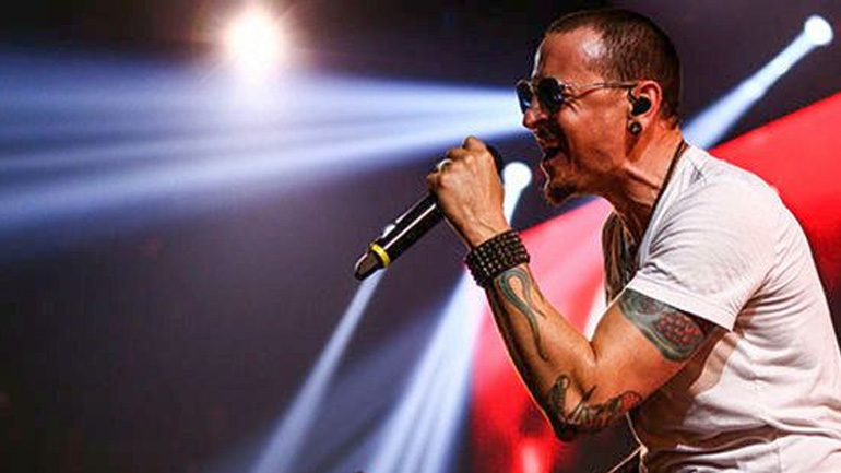 Ο Chester Bennington πέθανε την ημέρα που ο στενός του φίλος, Chris Cornell θα γινόταν 53 ετών