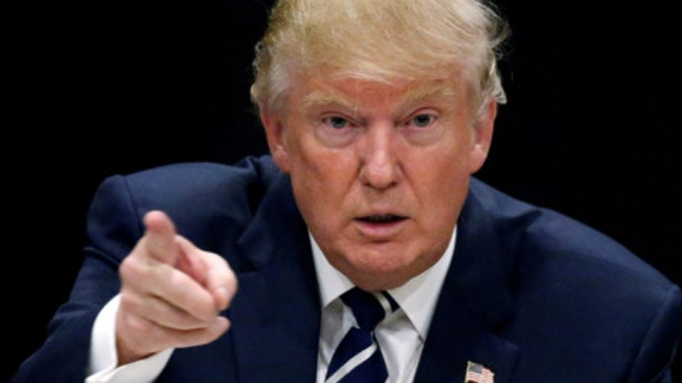 Επίθεση Τραμπ κατά του εισαγγελέα που ερευνά ενδεχόμενες σχέσεις της προεκλογικής εκστρατείας του με τη Ρωσία