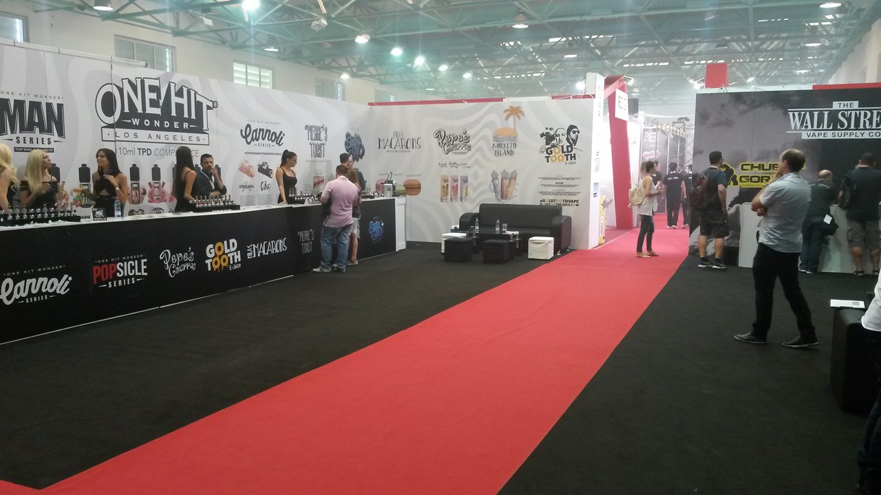 Πλήθος εκθετών και επαγγελματιών του χώρου του ατμίσματος παρευρέθηκαν στη Vapexpro