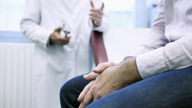 Τι πρέπει να γνωρίζει ο άνδρας για την ακράτεια ούρων