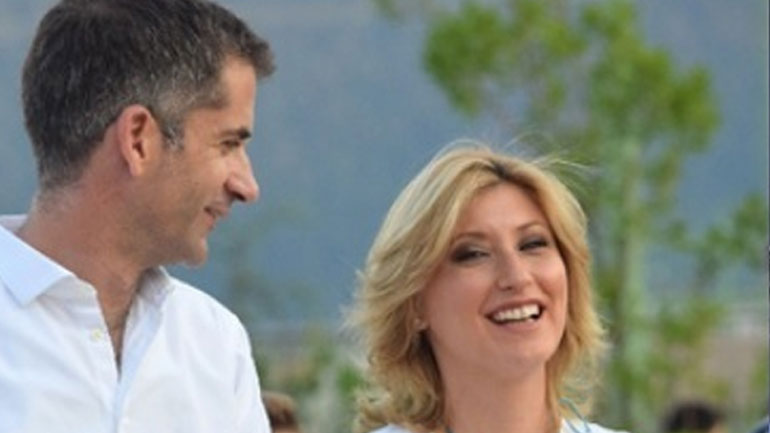 O «γάμος της χρονιάς» του Κώστα Μπακογιάννη και της Σίας Κοσιώνη στο Καρπενήσι