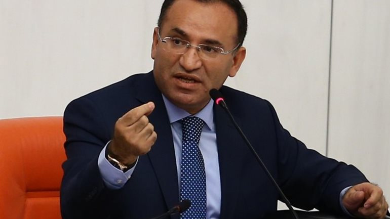 «Το Ισραήλ παραβιάζει τα ανθρώπινα δικαιώματα» δηλώνει ο Τούρκος αντιπρόεδρος της κυβέρνησης