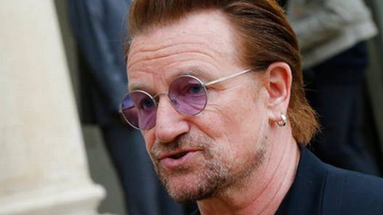 Τετ α τετ του προέδρου Μακρόν με τον τραγουδιστή Μπόνο στο Ελιζέ